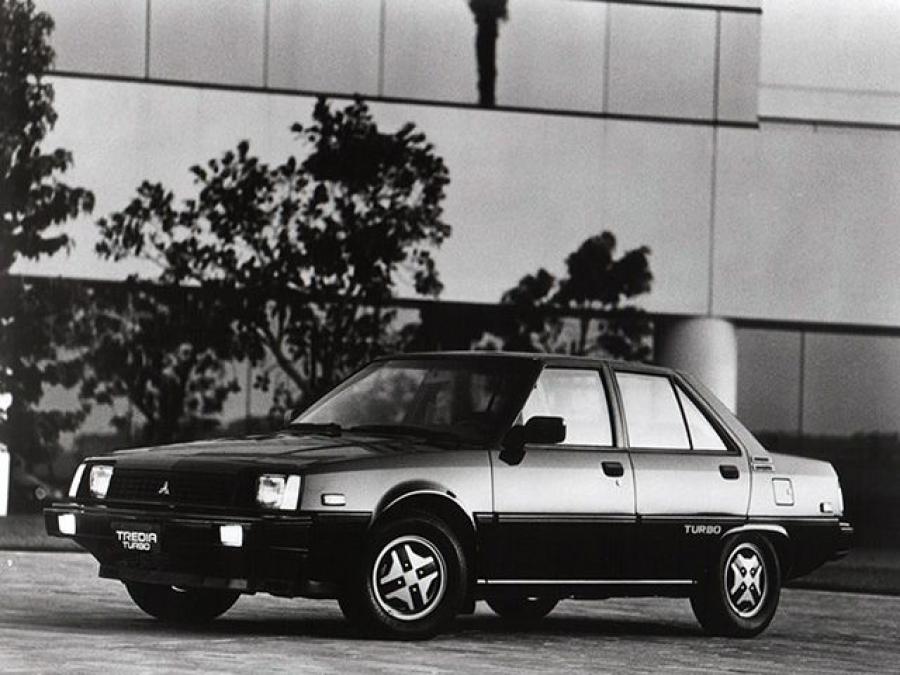  Mitsubishi Tredia Turbo 1982 года  (фото 4 из 8)